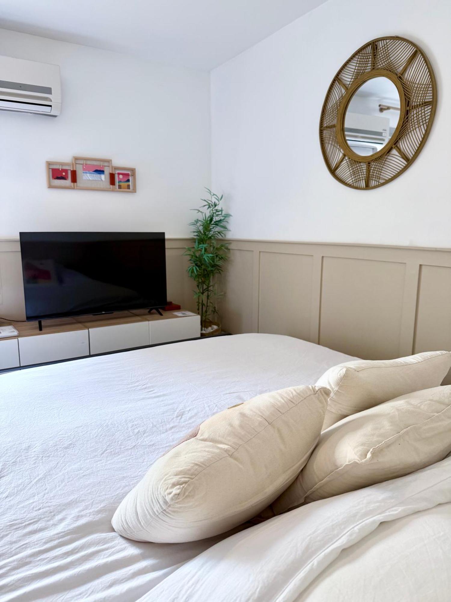 Appart Cosy, Piscine, Clim, Parking Prive - Proche Plage - Arrivee Autonome - Lit Queen Size La Seyne-sur-Mer Exteriör bild